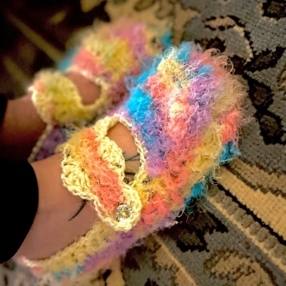 CROCHETED MARY JANE SLIPPERS - Picture 5 of 5
